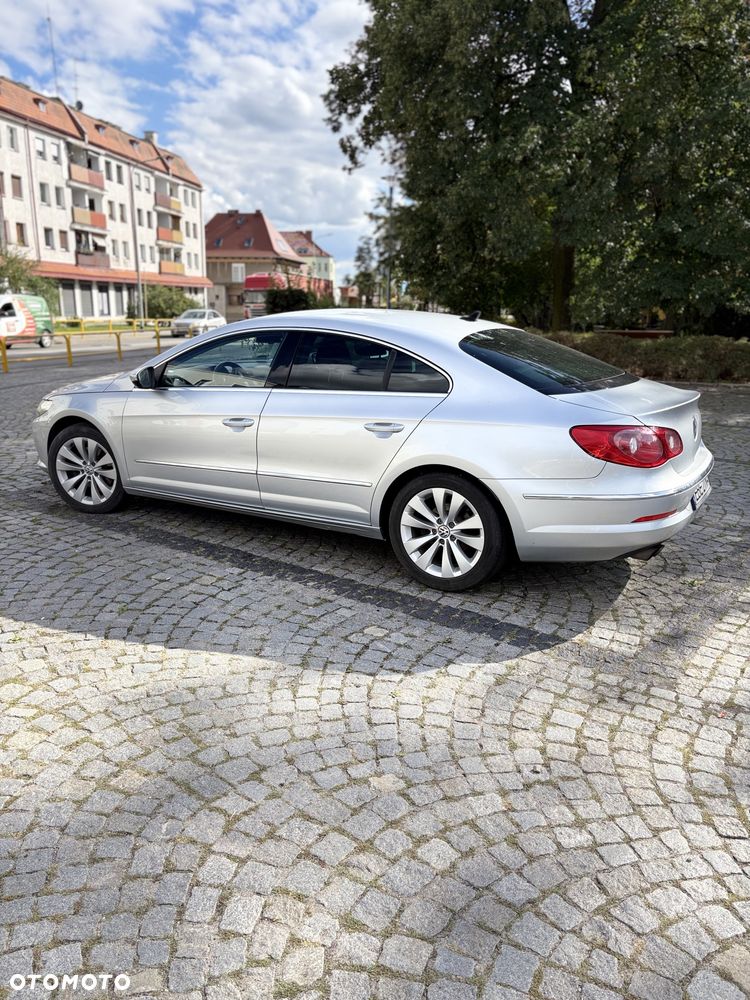 Volkswagen Passat Cc 2010 photo 2