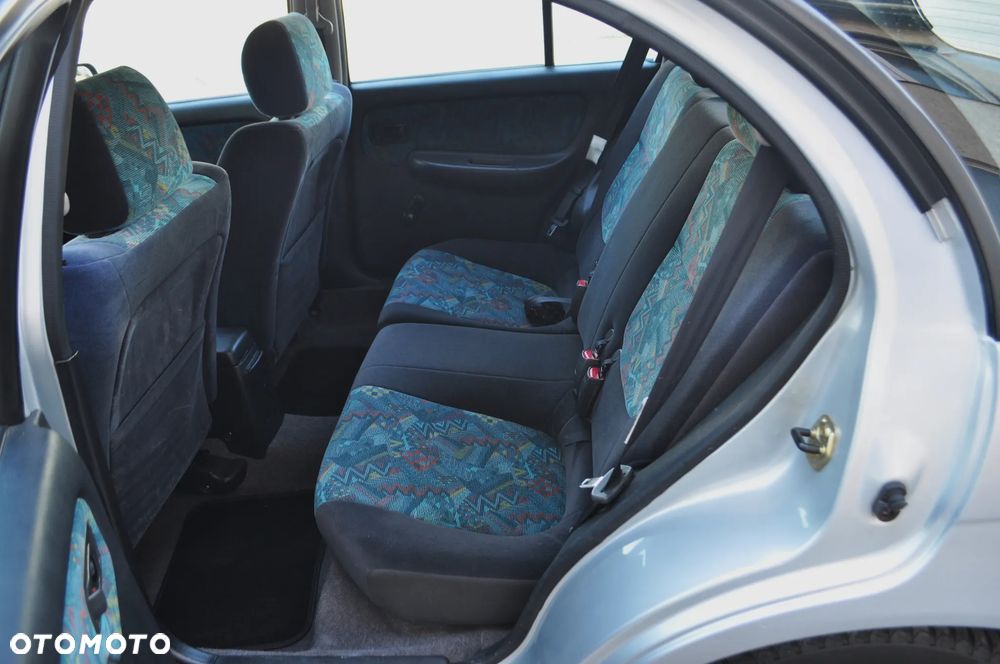 Nissan Almera - 24