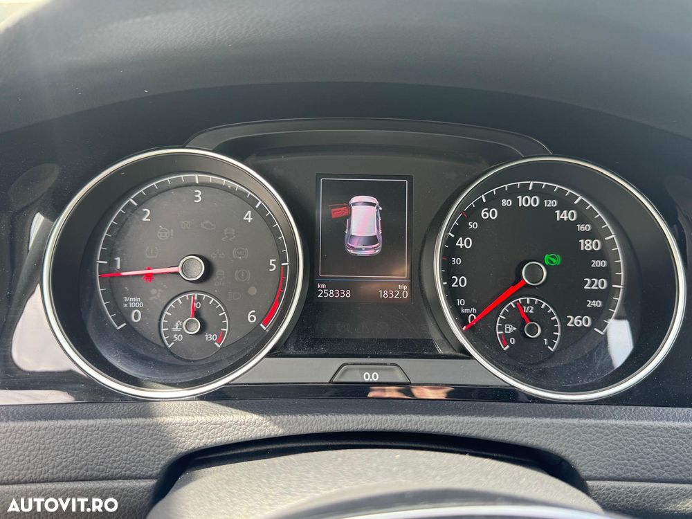 Volkswagen Golf 1.6 TDI DPF BMT DSG Comfortline - 11