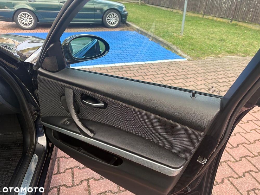 BMW Seria 3 320i Edition Sport - 18