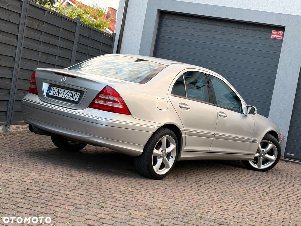 Mercedes-Benz Klasa C 180 Kompressor Avantgarde - 14