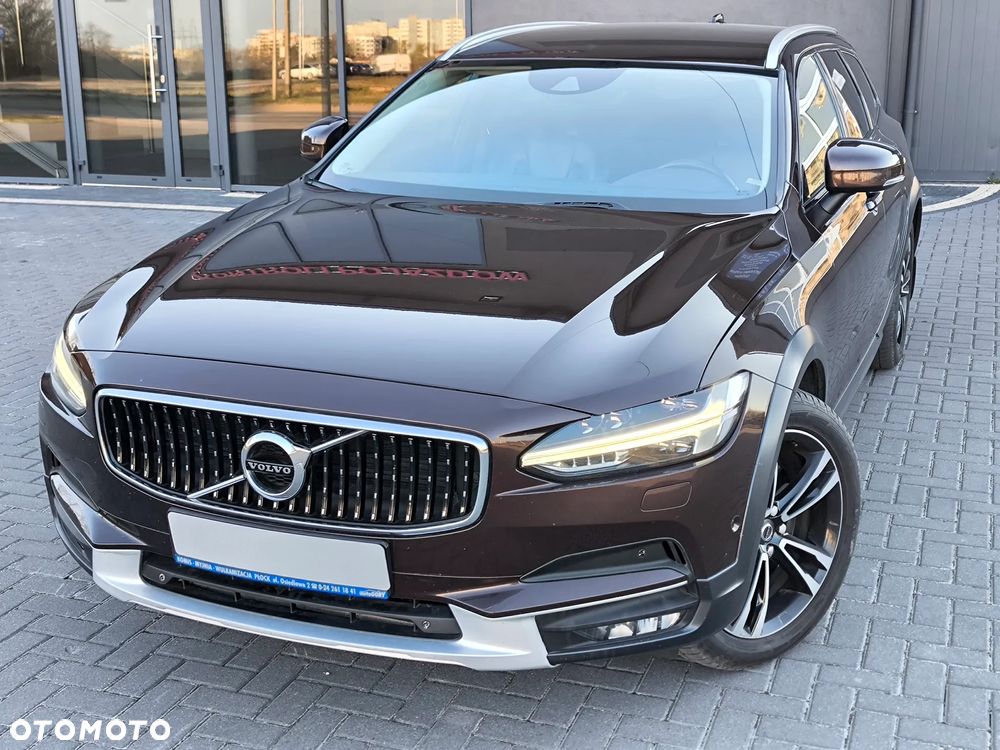 Volvo V90 Cross Country - 12