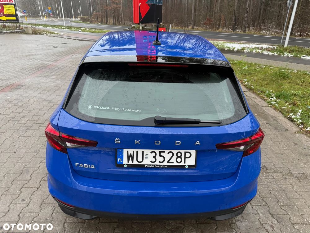 Skoda Fabia 1.0 Essence - 4