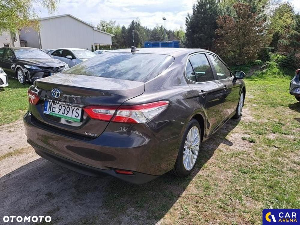 Toyota Camry - 5