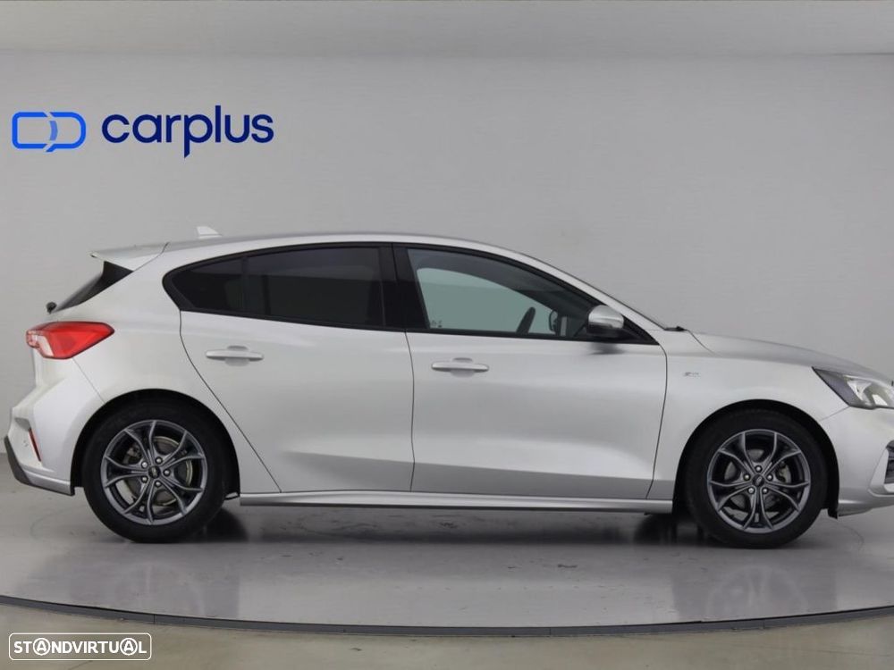 Ford Focus 1.0 EcoBoost MHEV ST-Line — fotografia 8