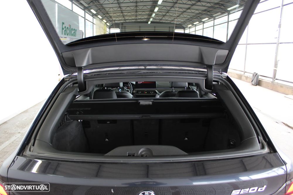 BMW 520 d Pack Desportivo M Auto - 28