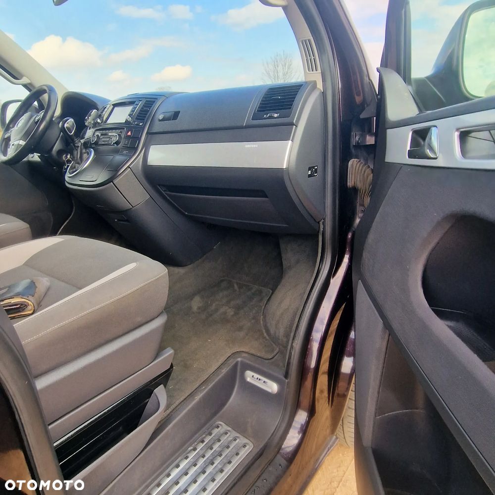 Volkswagen Multivan - 20