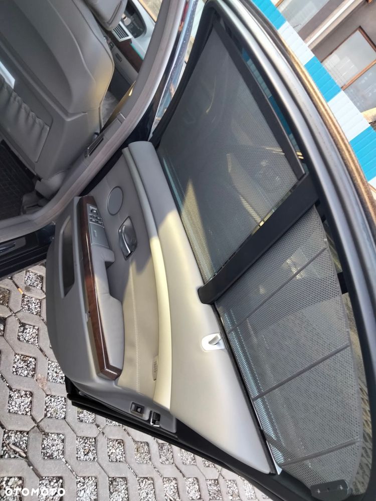 BMW Seria 7 750i - 13