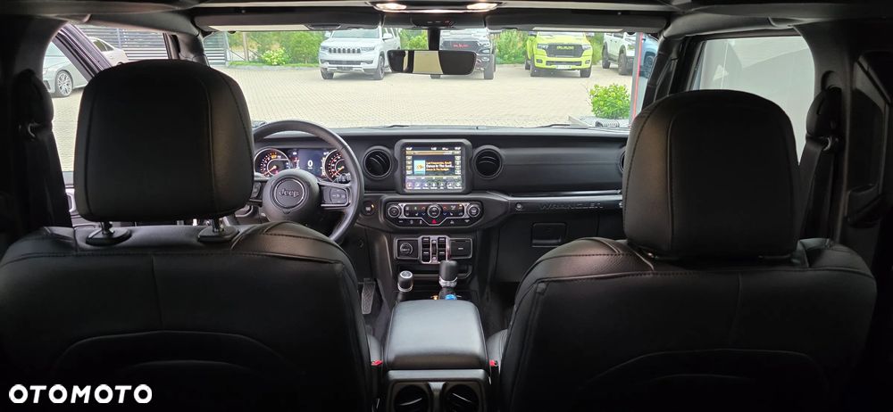 Jeep Wrangler - 33