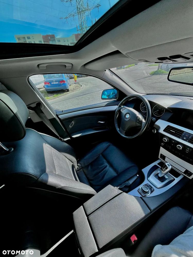 BMW Seria 5 525d - 14