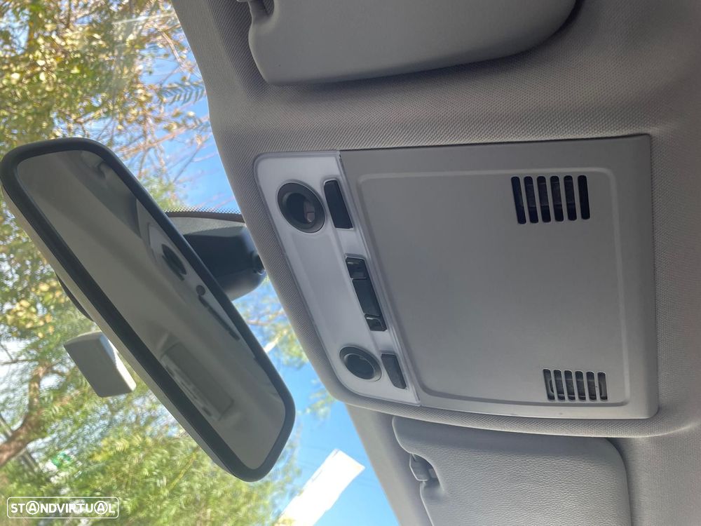 BMW 318 d Navigation — fotografia 12