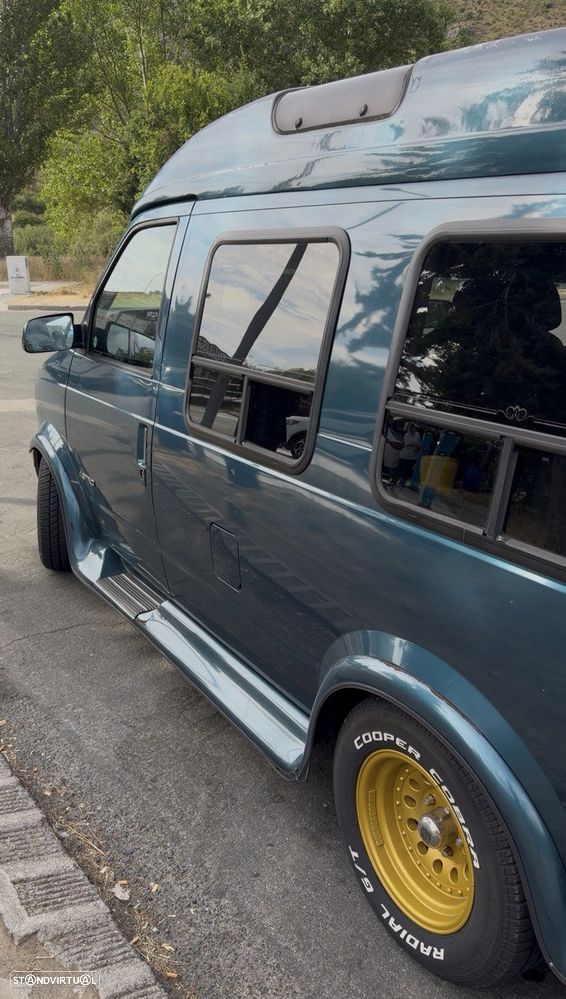 Chevrolet Astro - 3