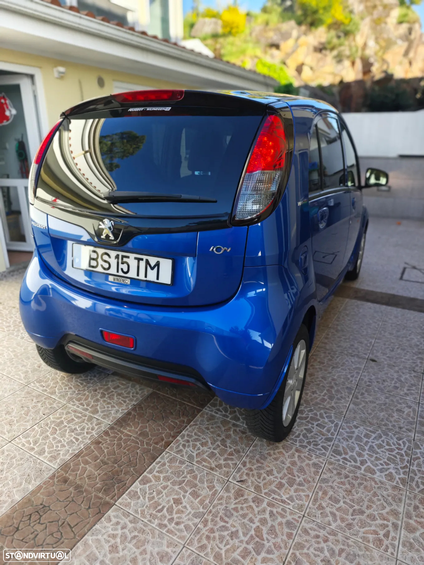 Peugeot iOn - 5