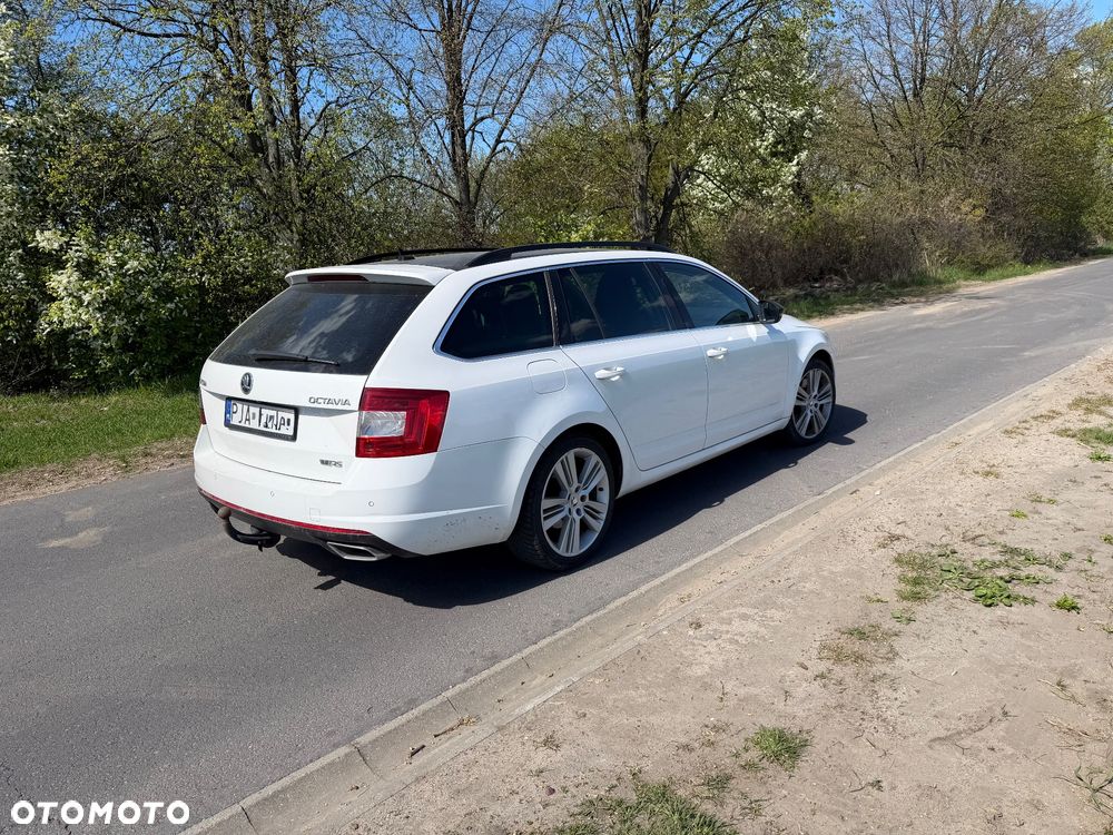 Skoda Octavia 2.0 TDI DSG RS - 5