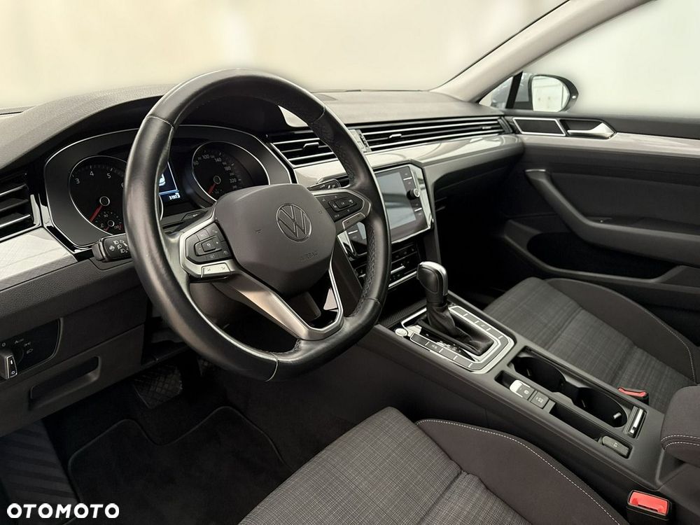 Volkswagen Passat - 14