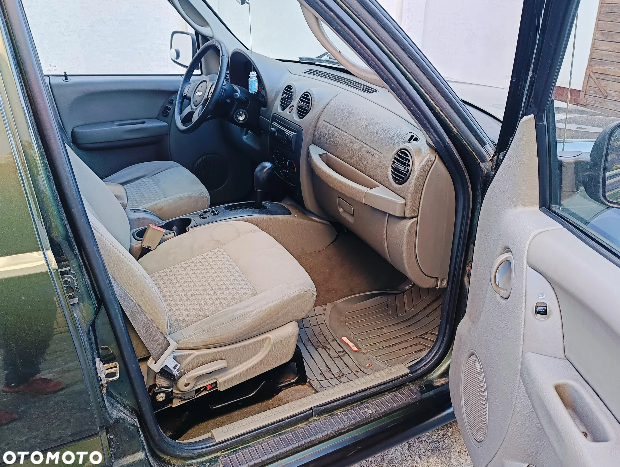Jeep Liberty 3.7 4x4 - 26
