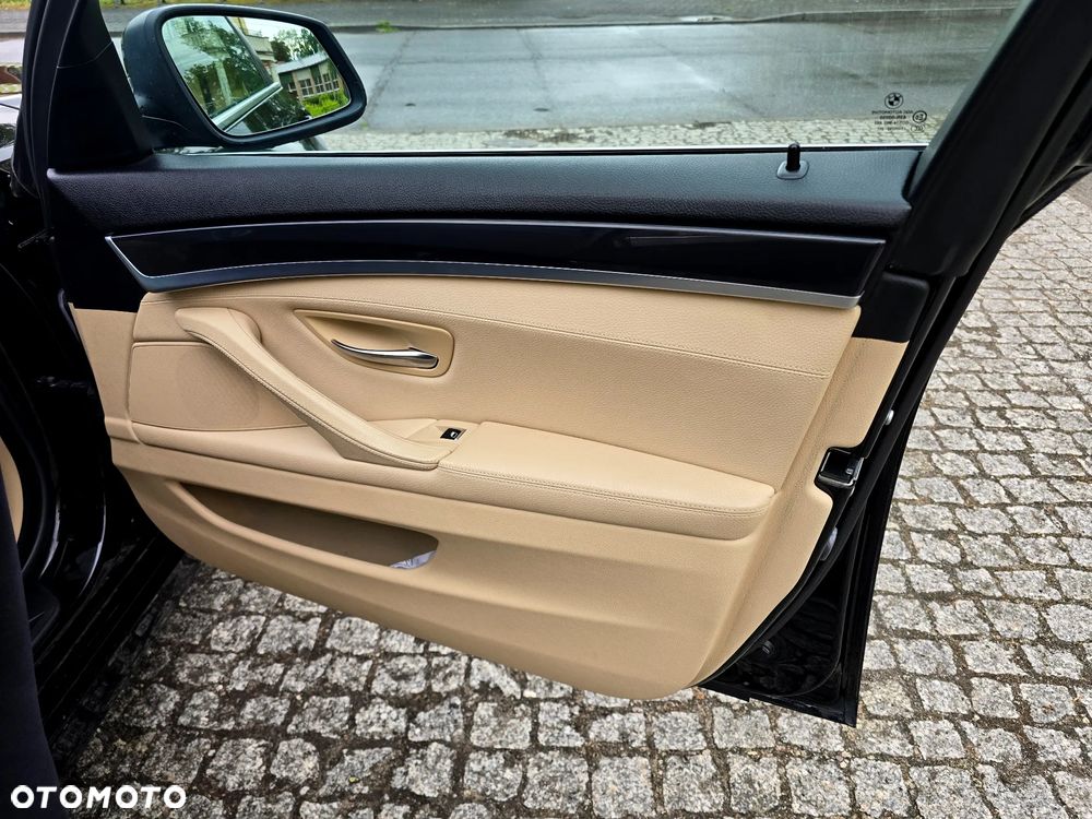 BMW Seria 5 520i Luxury Line - 18