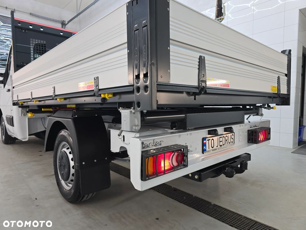 Renault MASTER 17Km WYWROTKA 3 STRONNA 1011Kg Ładowność SILNIK 2,3 AUTO NIE UŻYWANE NA GWARANCJI STAN NOWY NOWY NOWY SALON POLSKA TO SŁONIK BOGATE WYPOSAŻENIE HAK LEDY KLIMA TEMPOMAT - 19