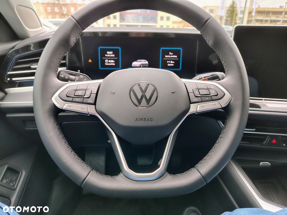 Volkswagen Passat - 16