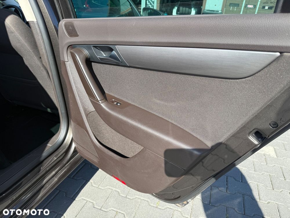 Volkswagen Passat 2.0 TDI Comfortline DSG - 16