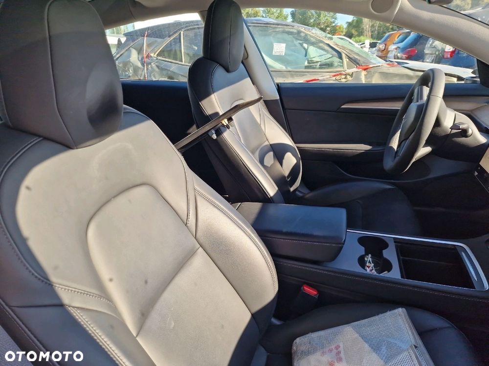 Tesla Model Y RWD - 6