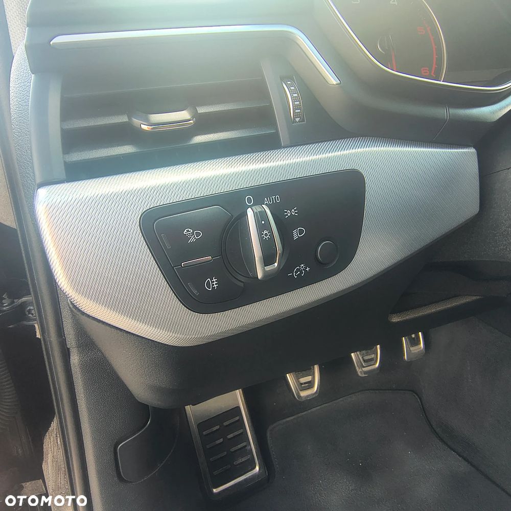 Audi A4 Avant 2.0 TDI Design - 24