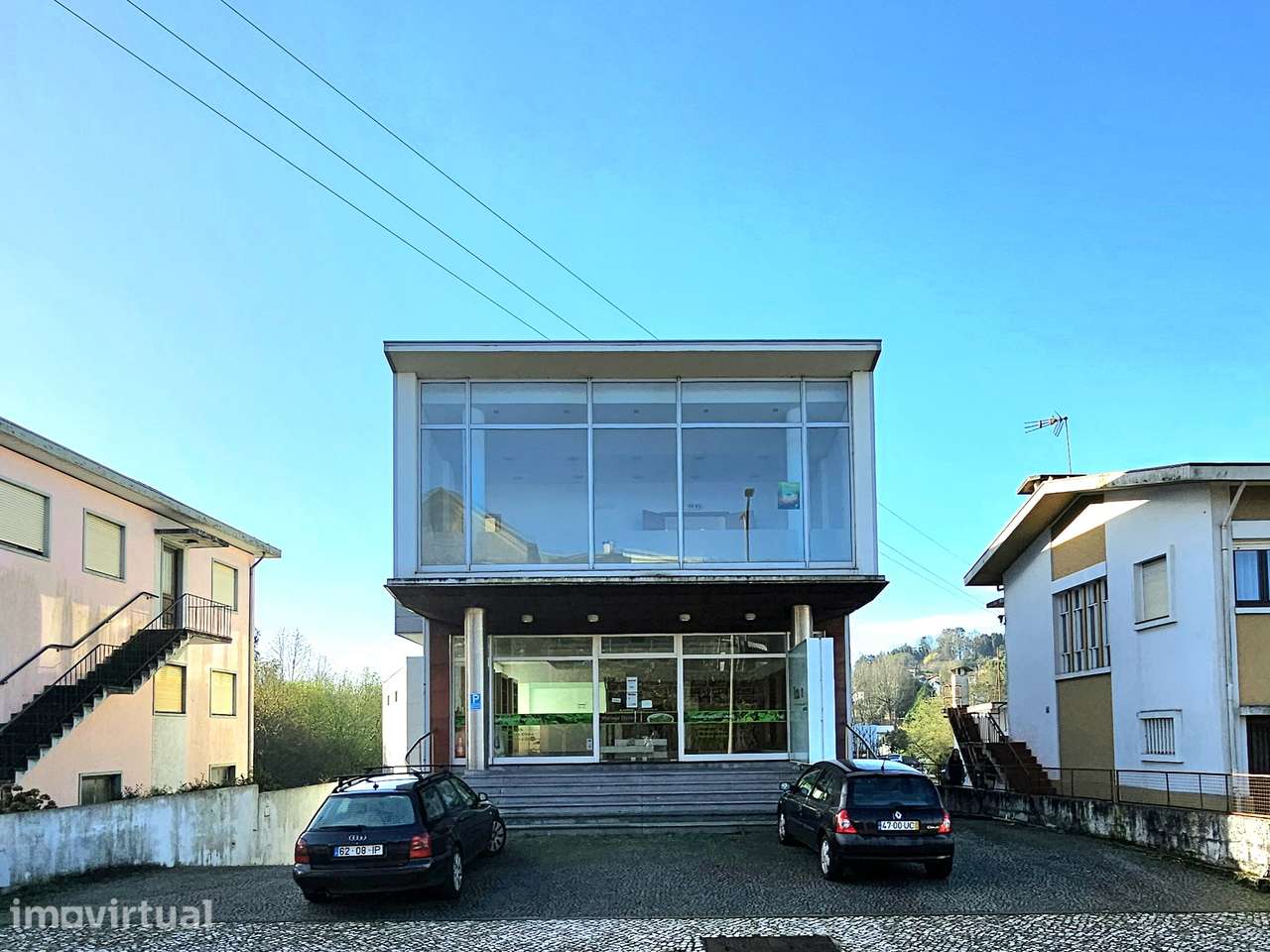 Armazém com loja e escritórios em São João da Madeira centro - Grande imagem: 5/47