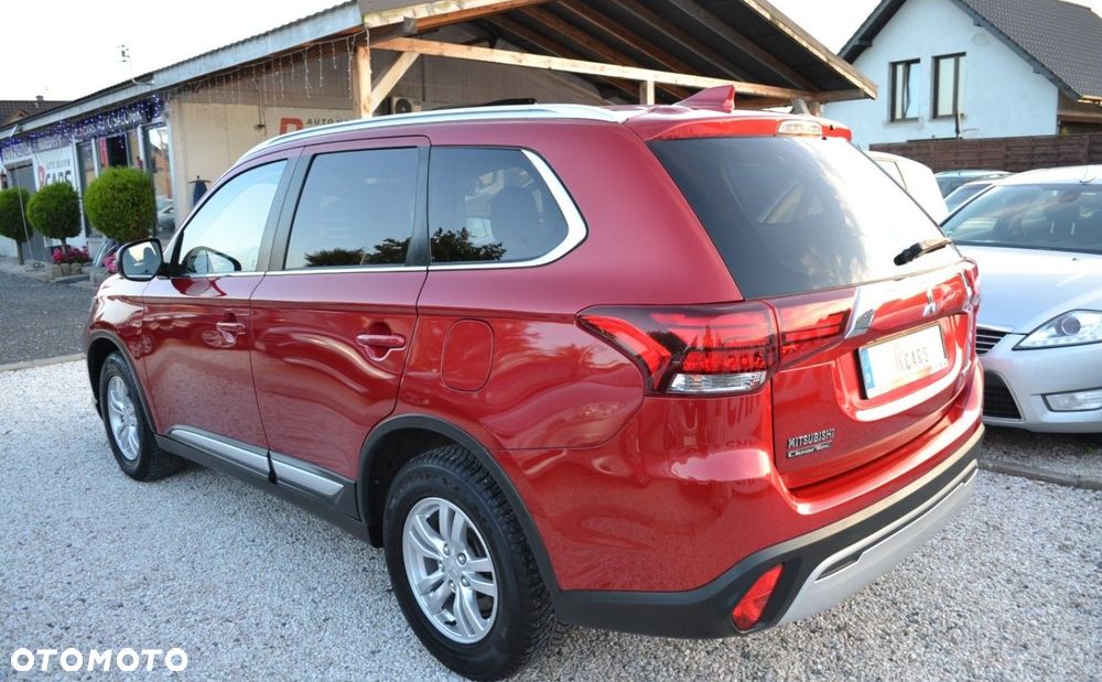 Mitsubishi Outlander 2.0 Intense + 2WD - 17