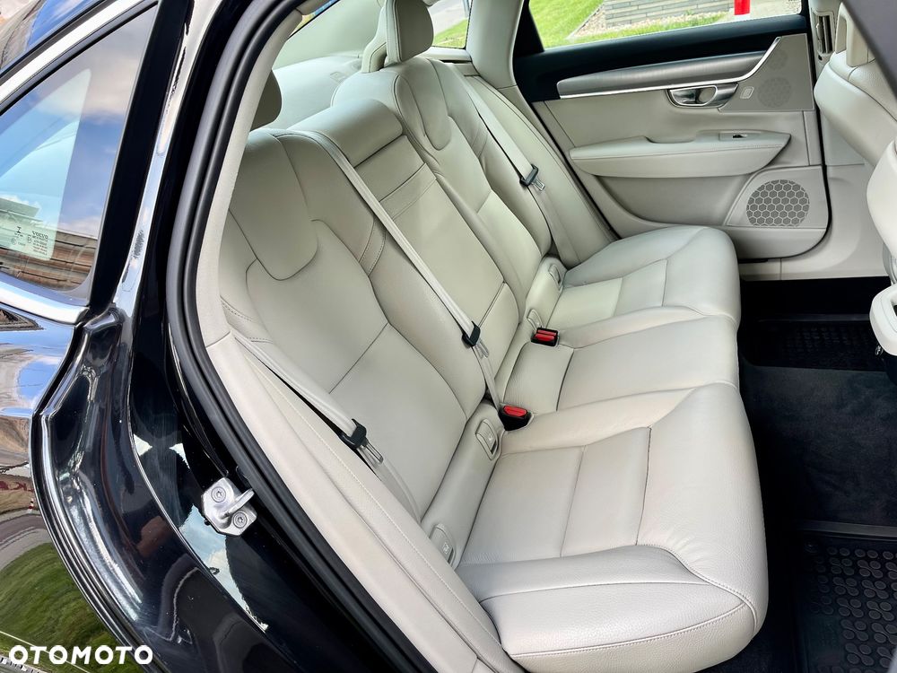Volvo S90 D4 Momentum - 35
