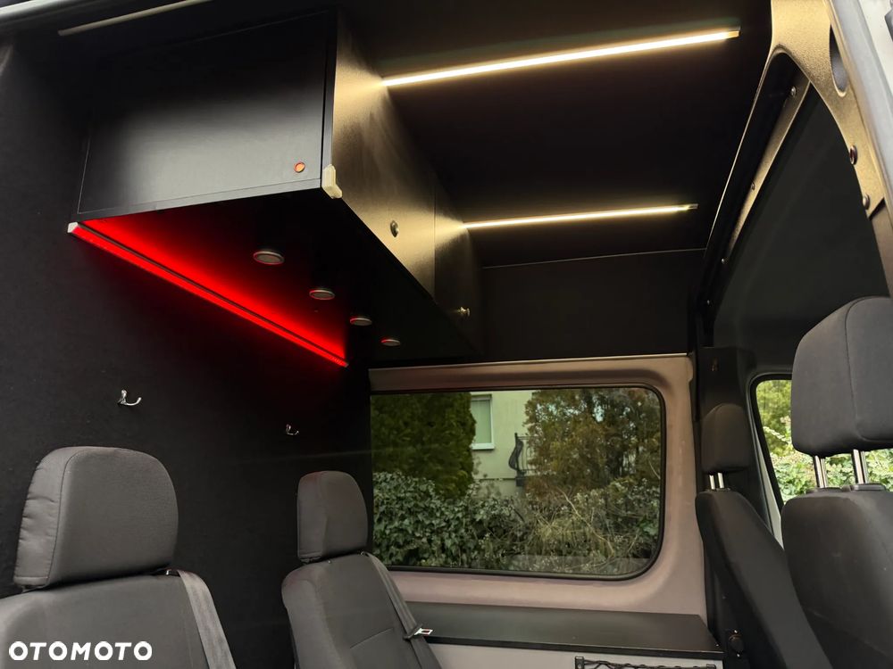 Mercedes-Benz SPRINTER - 30