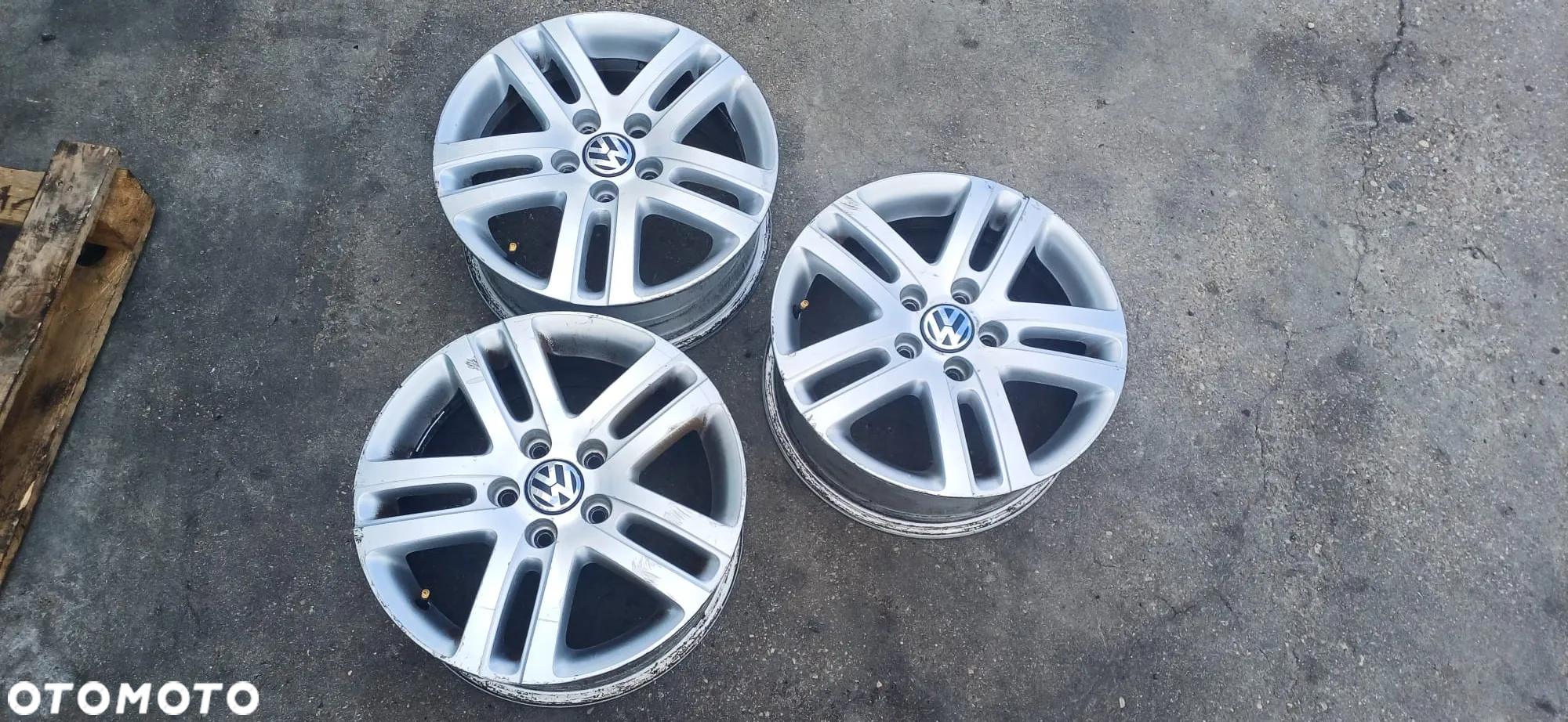 Felga Aluminiowa Volkswagen 6.5" x 16" 5x112 ET 50 1K0601025DF - 6