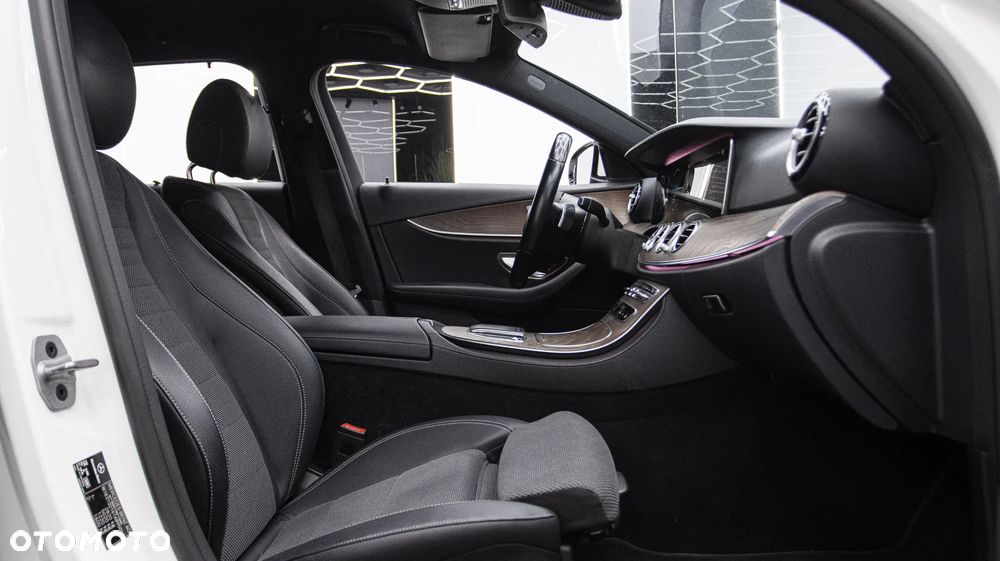 Mercedes-Benz Klasa E 300 de 9G-TRONIC - 16