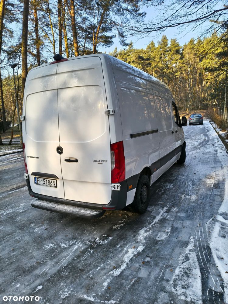 Mercedes-Benz Sprinter - 4