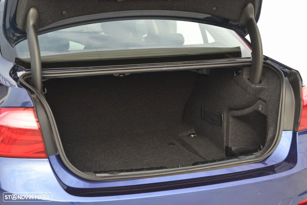 BMW 320 d Advantage - 13