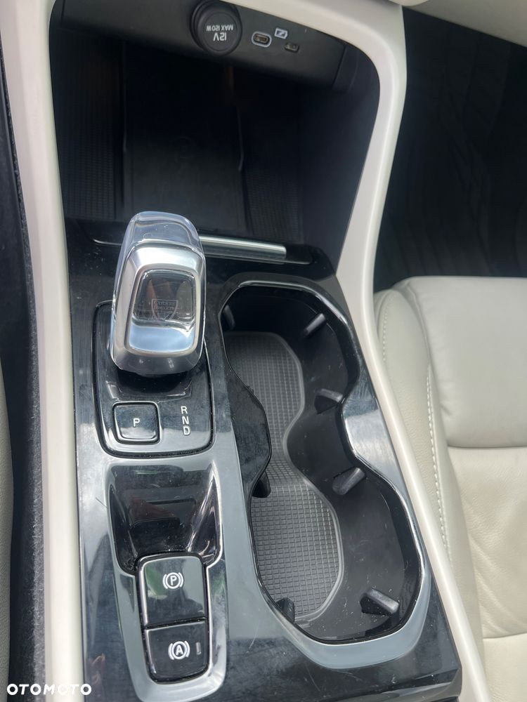 Volvo XC 40 B5 AWD Ultimate Bright - 24