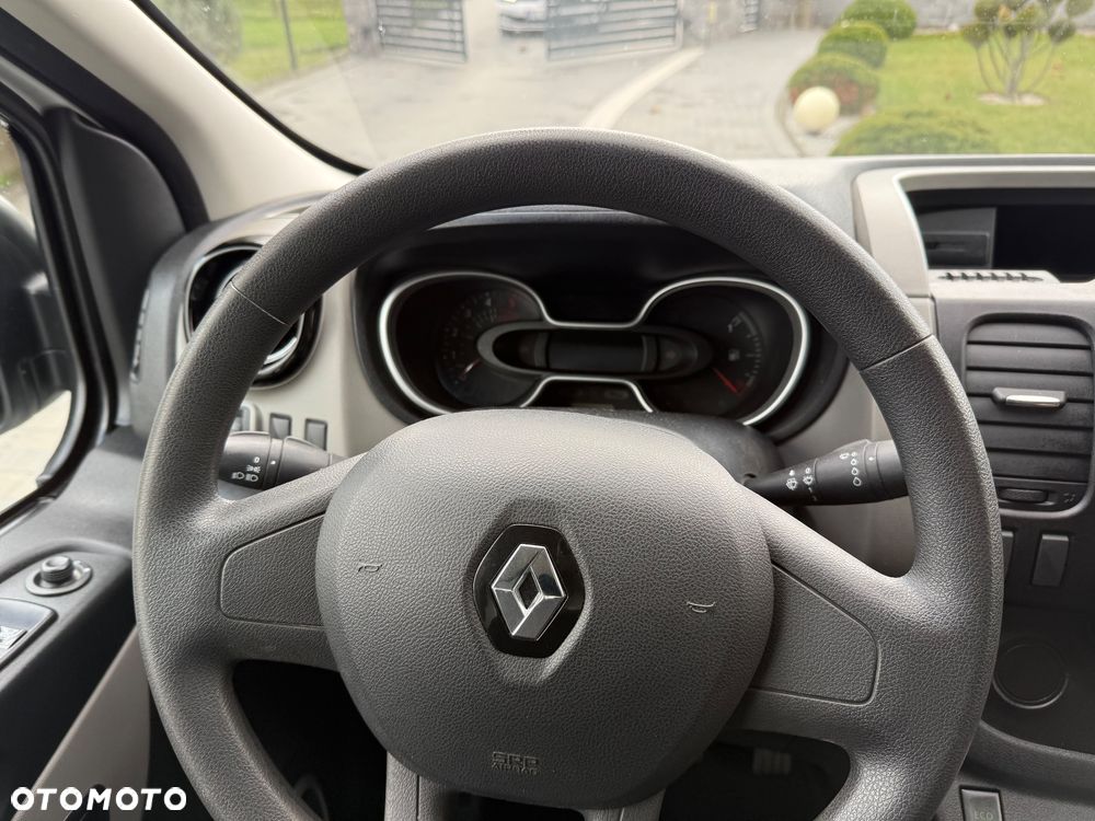 Renault Trafic - 15