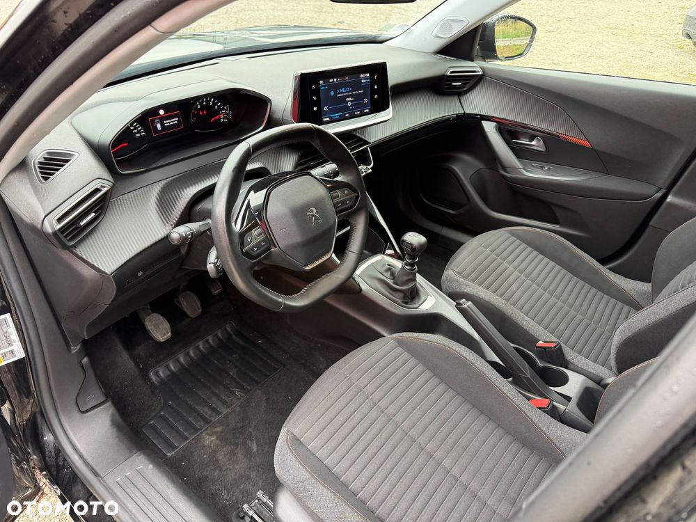 Peugeot 2008 - 12