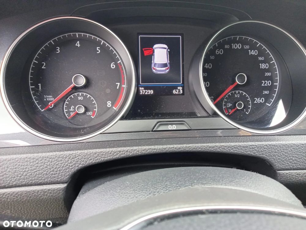 Volkswagen Golf - 11