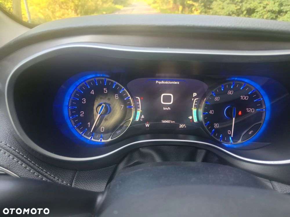 Chrysler Pacifica - 17