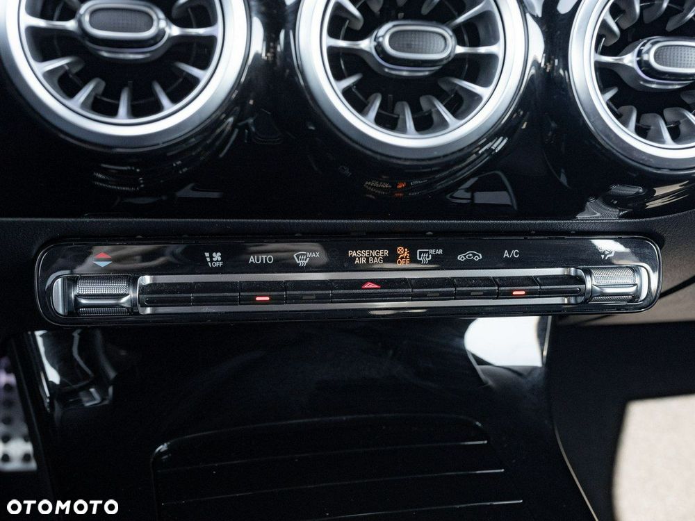 Mercedes-Benz CLA 200 mHEV 7G-DCT - 18