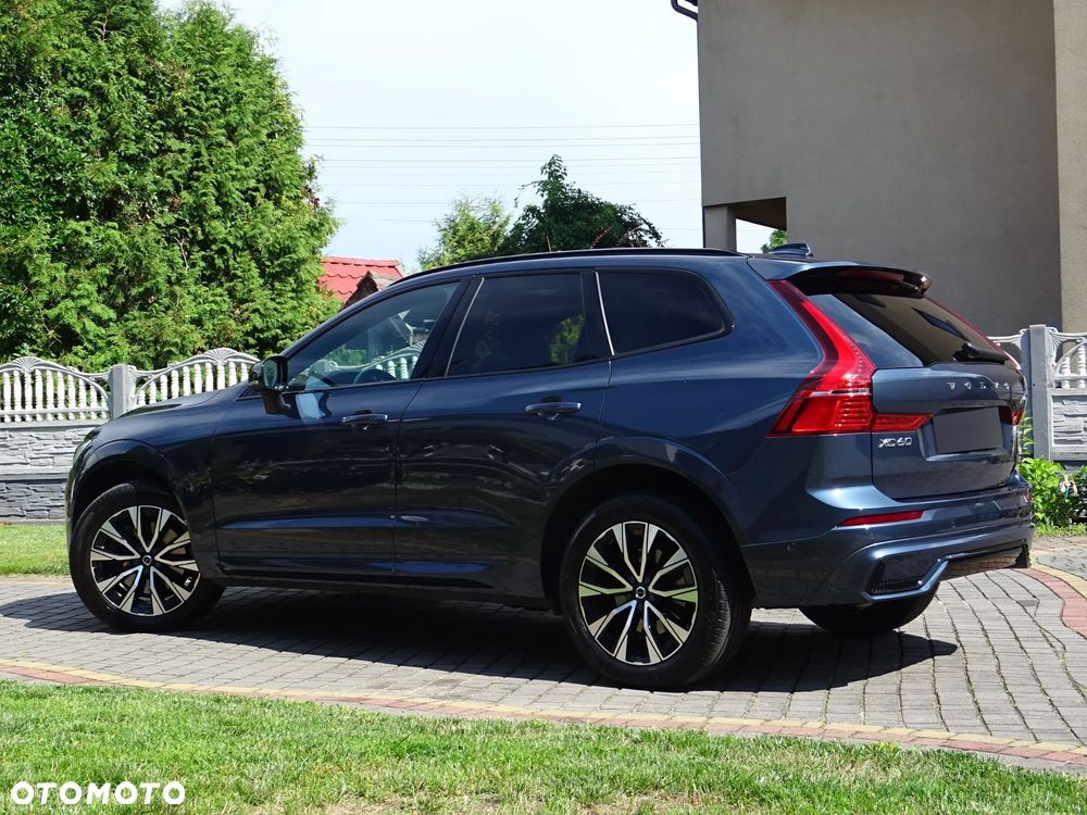 Volvo XC 60 B4 D Plus Dark - 11