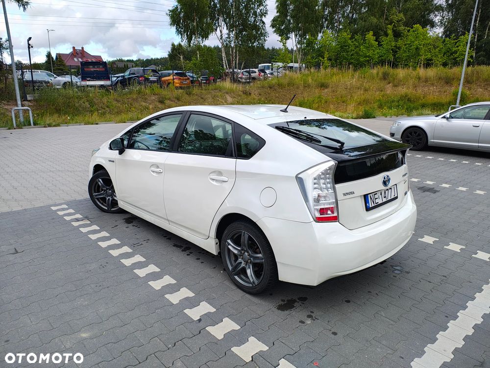 Toyota Prius 1.8 HSD Luna - 11