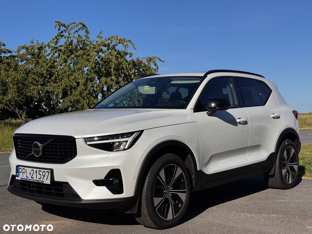 Volvo XC 40 B4 Ultra Dark - 2
