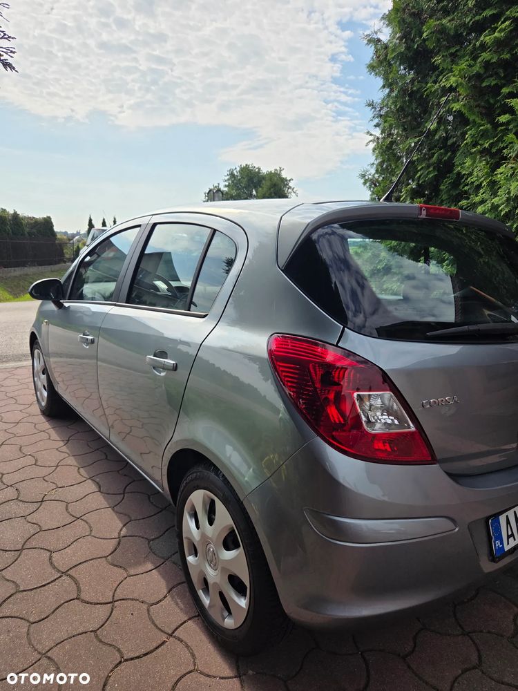 Opel Corsa 1.4 16V Cosmo - 13