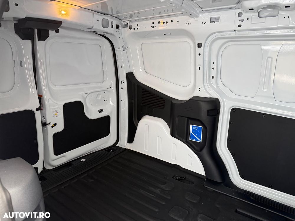 FORD Courier 2026 — imagine 21