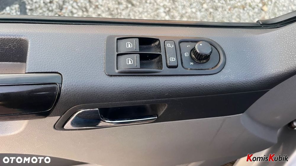 Volkswagen Caravelle - 22