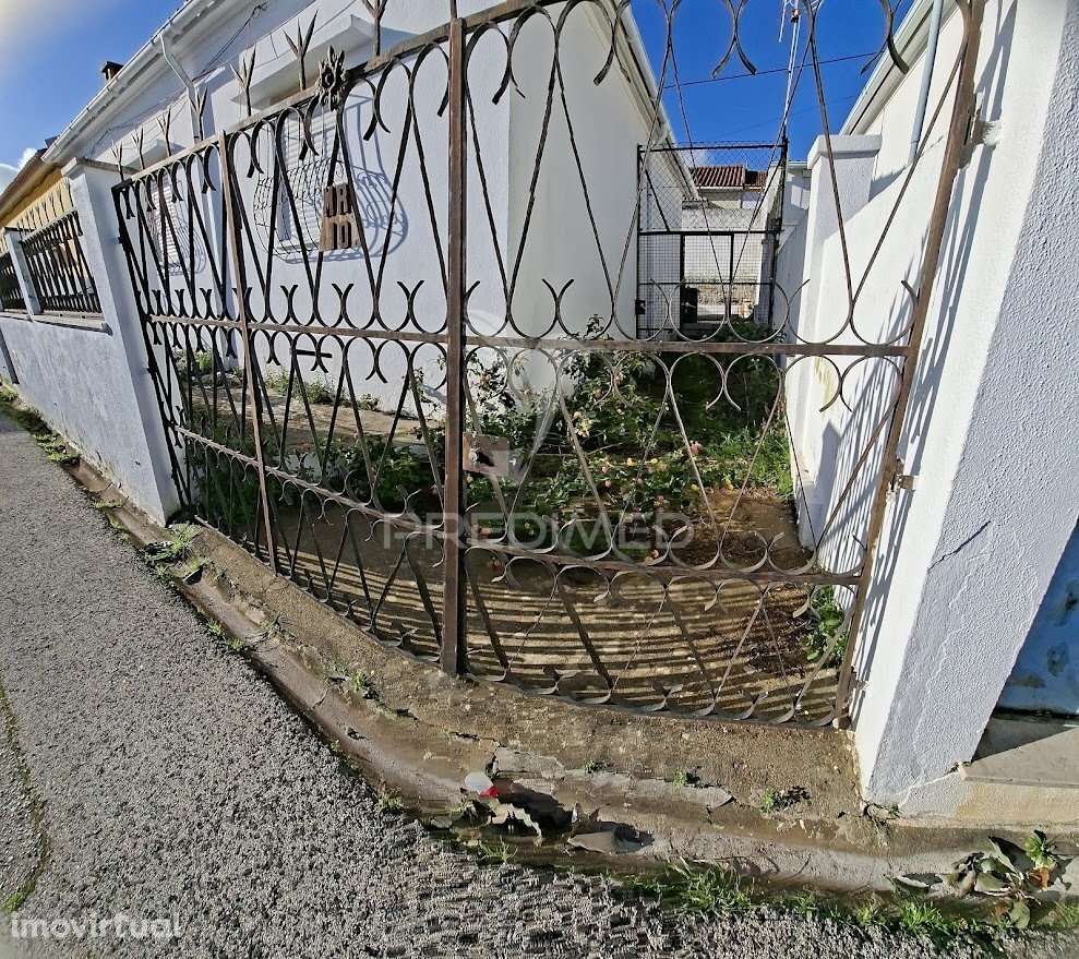 Moradia com grande quintal - Grande imagem: 3/10