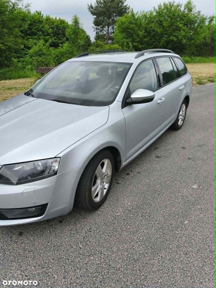 Skoda Octavia 1.6 TDI Style DSG - 2