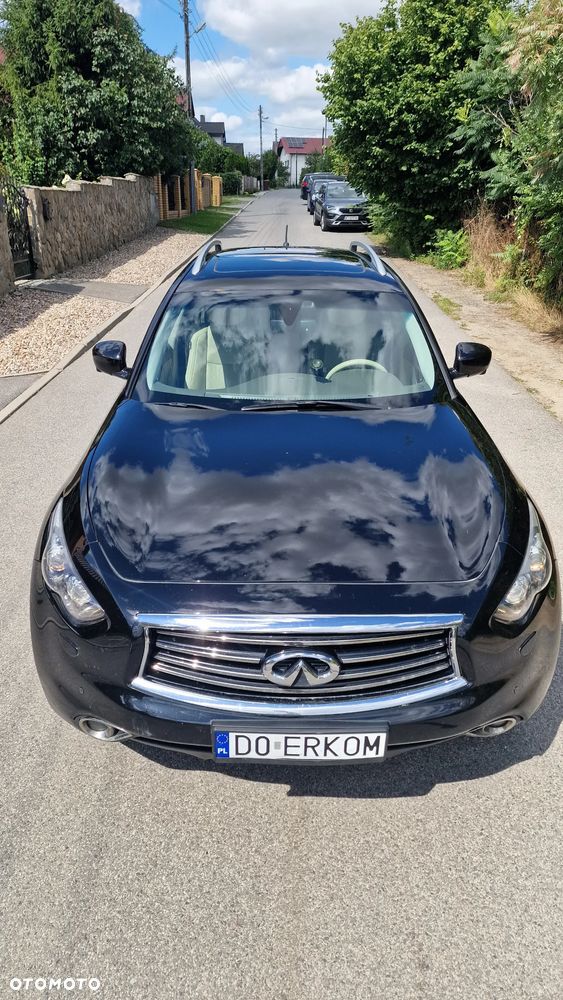 Infiniti QX70 - 10