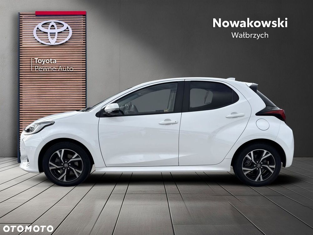 Toyota Yaris 2024 photo 2